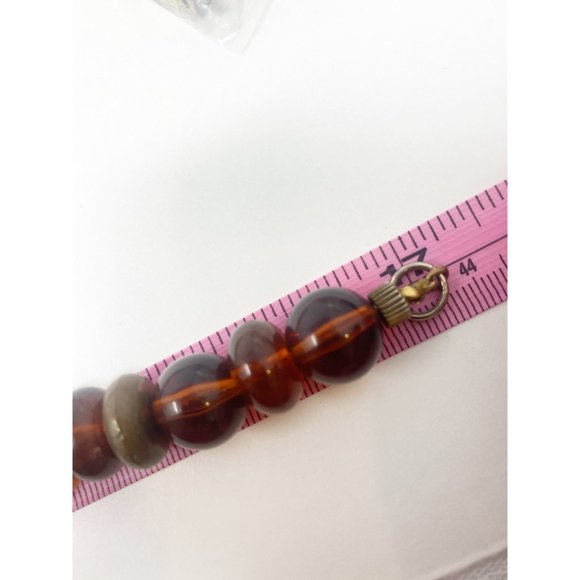 590 Collection of vintage glass, plastic and lucite bead necklaces - Picture 9 of 10